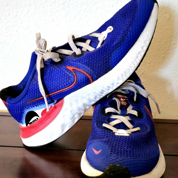 Kids Nike Renew size 5 Y Blue Sneakers - Picture 1 of 12